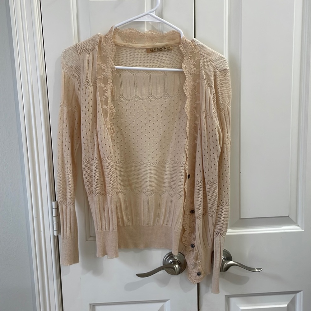 Cardigan knit lace preowned good condition